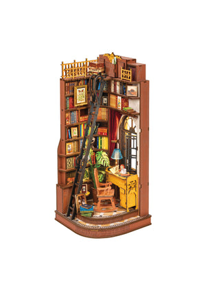Angolo studio tranquillo in miniatura – Immagine 1
