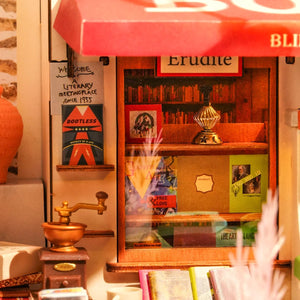 Libreria in miniatura con illuminazione – Immagine 6