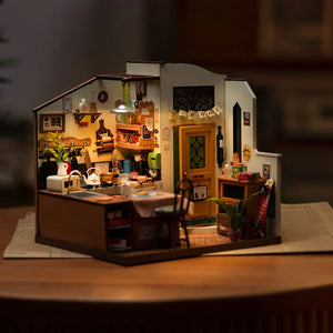 Piccola cucina di casa in miniatura – Immagine 1