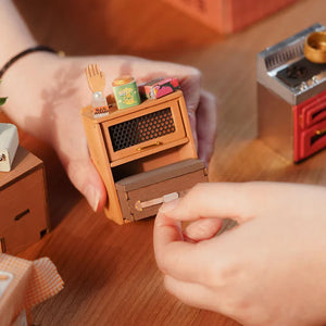 Piccola cucina di casa in miniatura – Immagine 4
