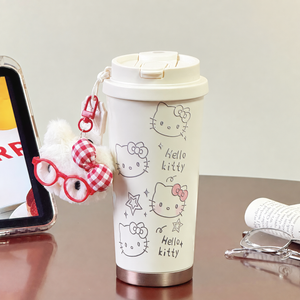 Tazza da viaggio Hello Kitty con decorazioni e ciondolo – Immagine 1
