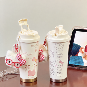 Tazza da viaggio Hello Kitty con decorazioni e ciondolo – Immagine 4