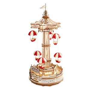 Torre delle mongolfiere in legno con luci e musica – Immagine 1