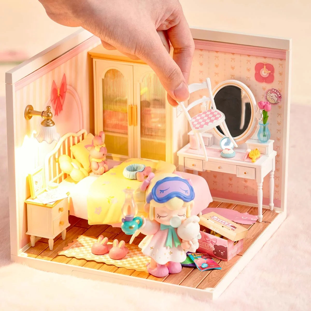 Camera da letto rosa in miniatura da assemblare – Immagine 5