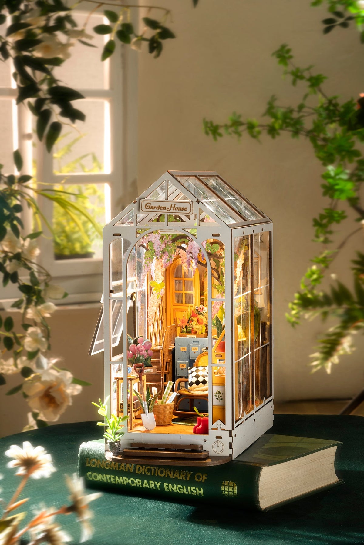 Casa giardino in miniatura per libreria – Immagine 5