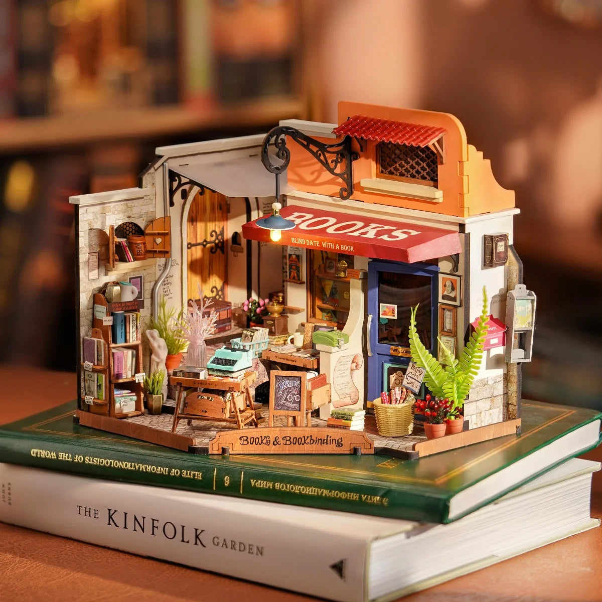 Libreria in miniatura con illuminazione – Immagine 3