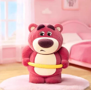 Lotso con un cerchio da ginnastica giallo