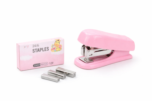 Mini cucitrice da scrivania rosa – Immagine 1
