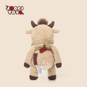 Mucca di peluche in abiti tradizionali – 28,5 cm – Immagine 2