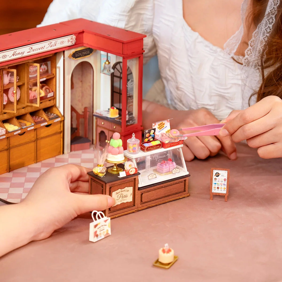 Negozio di dolci in miniatura da assemblare – Immagine 3