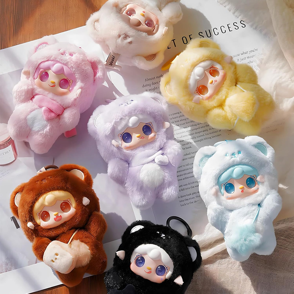 Portachiavi di peluche in costume da orso – Scatola sorpresa – Immagine 1
