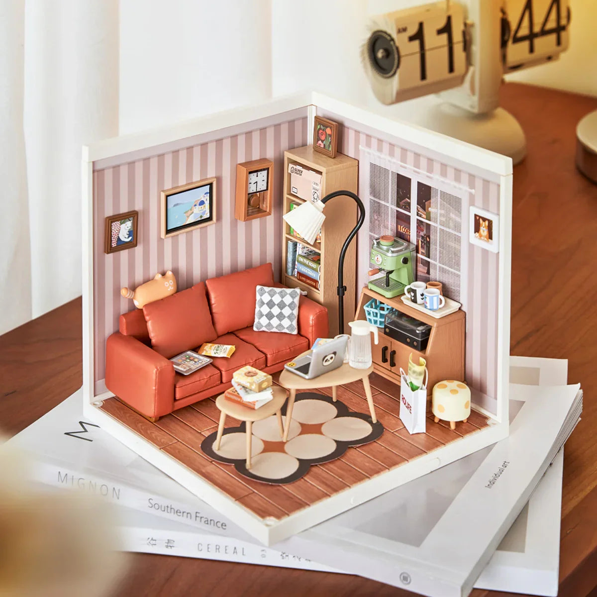 Salotto accogliente in miniatura – Immagine 2