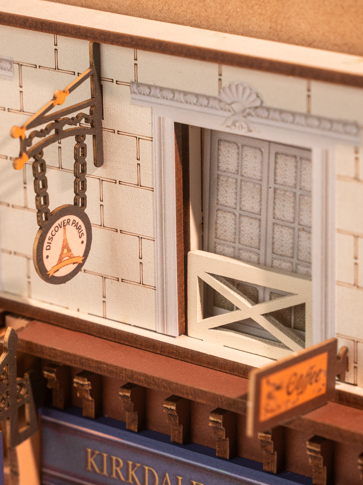 Vicolo romantico degli innamorati per libreria – Immagine 2
